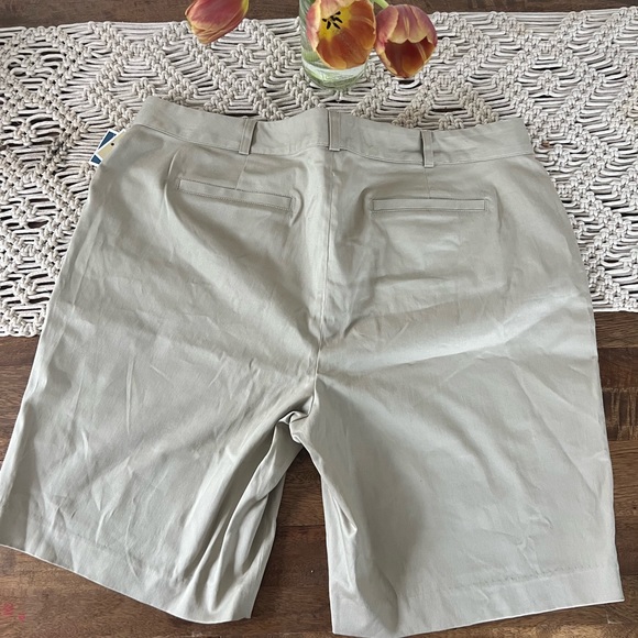 Michael Kors women’s khaki shorts. Size 12 - Picture 2 of 4